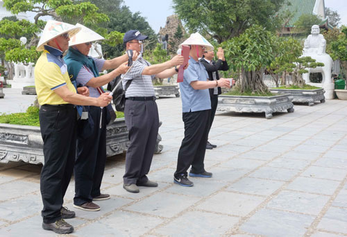 Khách Trung Quốc đến Việt Nam: Tình hình du lịch 'thấp hơn kỳ vọng' và tác động lên ngành du lịch